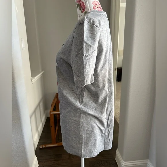 Lacoste short sleeve gray T-shirt ‘live live live’ red, white, & blue medium - Picture 13 of 13